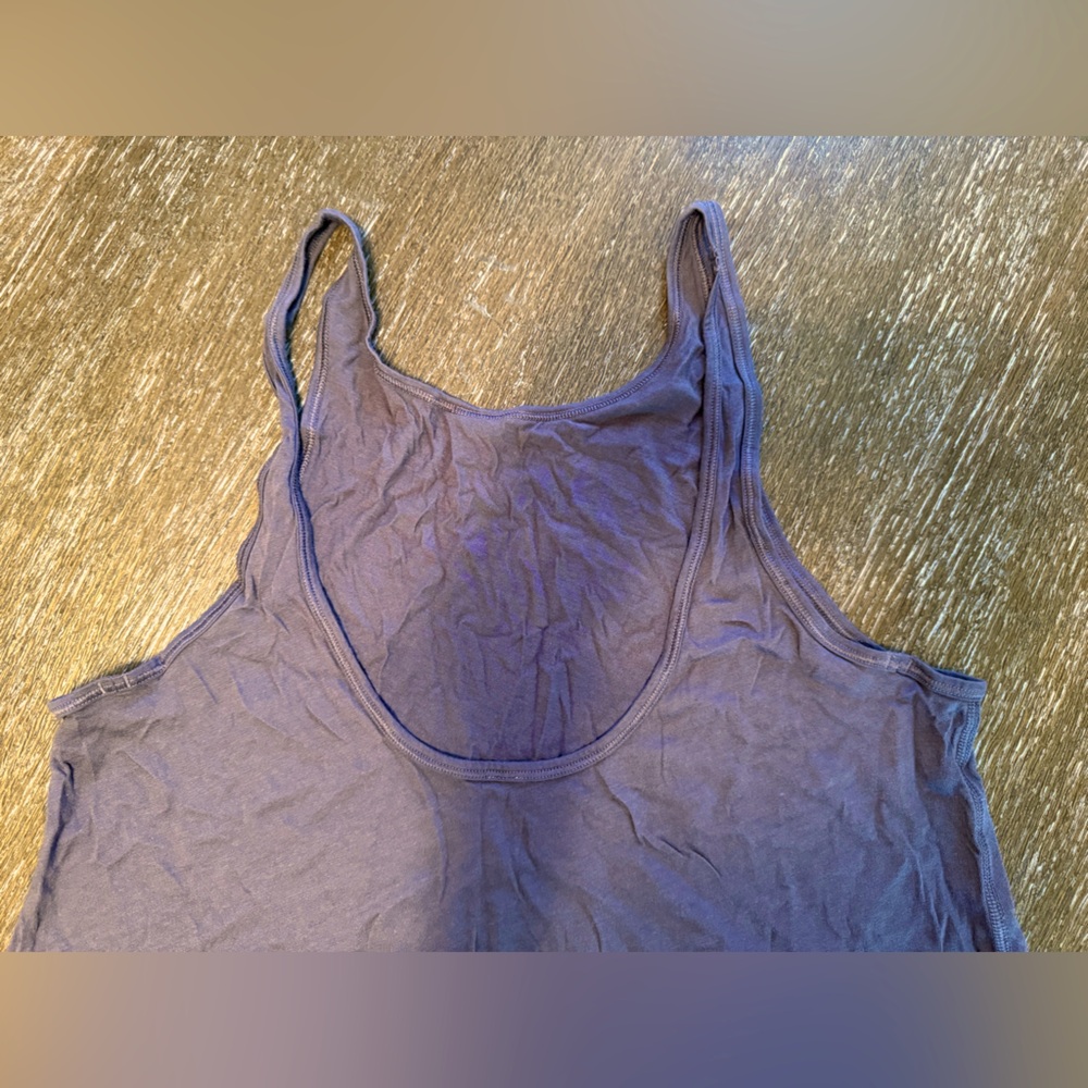 🍋 Lululemon “Get Low Scoop Tank” 🍋 EUC ⭐️LIKE NEW⭐️ {Sz: 6} 💜purplish gray🩶 - Picture 9 of 16